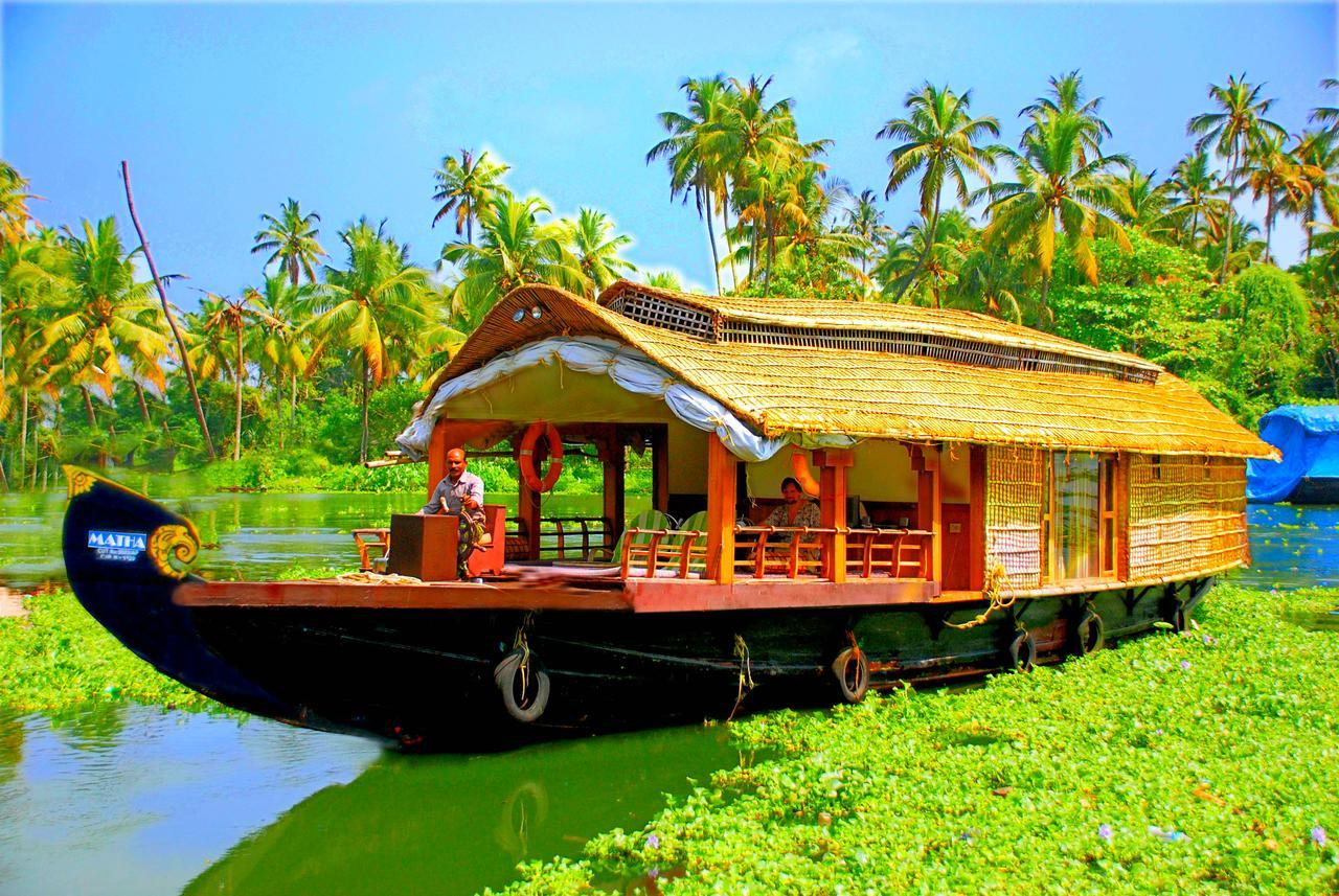 فندق Alappuzhaفي  Chaandhni Lake View المظهر الخارجي الصورة